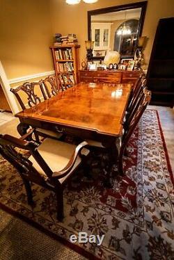 Rittenhouse Square Henredon dinning table With Chairs