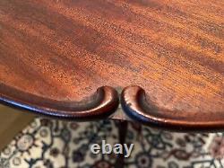 Round Mahogany Scalloped Edge Pie Crust Pedestal Table c1930