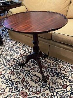 Round Mahogany Scalloped Edge Pie Crust Pedestal Table c1930