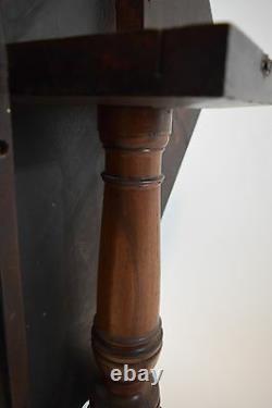 Salem Massachusetts Chippendale Tilt Top Table. Circa 1770. Exquisite Mahogany