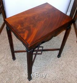 Stunning vtg CHIPPENDALE Accent Tea Side TABLE FLAME Mahogany Marlborough Legs