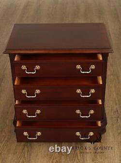 Thomasville Chippendale Style Mahogany Nightstand Chest