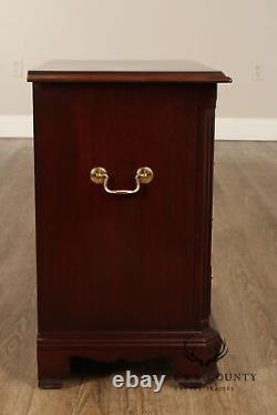 Thomasville Chippendale Style Mahogany Nightstand Chest