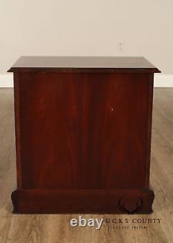 Thomasville Chippendale Style Mahogany Nightstand Chest