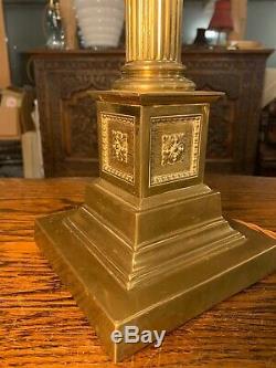 VINTAGE BRASS CORINTHIAN PILLARED NELSONS COLUMN TABLE LAMP STEPPED BASE, 19th C