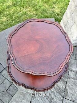 VTG Chippendale Style 2 Tier Pie Crust Carved mahogany Table Claw Foot 30x23