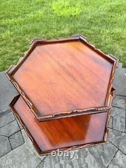 VTG Chippendale Style 2 Tier Pie Crust Carved mahogany Table Claw Foot 31x26