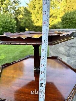 VTG Chippendale Style 2 Tier Pie Crust Carved mahogany Table Claw Foot 31x26