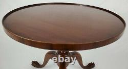 Vintage Accent Lamp table Chippendale Style Ball Claw Feet Mahogany Grand Rapids