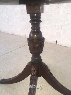 Vintage Antique Federal Carved Pedestal Pie Crust Tea Table