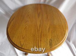 Vintage Broyhill Round Oval Queen Anne End Table Oak Wood Chippendale GUC