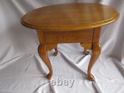 Vintage Broyhill Round Oval Queen Anne End Table Oak Wood Chippendale GUC
