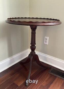 Vintage Carolina Panel Co. Round Pie Crust Occasional/Lamp Table Is For Sale