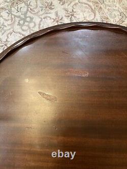 Vintage Carolina Panel Co. Round Pie Crust Occasional/Lamp Table Is For Sale