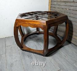 Vintage Hekman Asian Ming Chippendale Style Hexagonal End Table Wood Fretwork