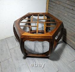 Vintage Hekman Asian Ming Chippendale Style Hexagonal End Table Wood Fretwork