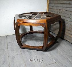 Vintage Hekman Asian Ming Chippendale Style Hexagonal End Table Wood Fretwork