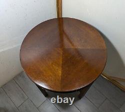 Vintage Lane Round Cherry/Mahogany Wood Chippendale Table