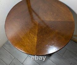 Vintage Lane Round Cherry/Mahogany Wood Chippendale Table