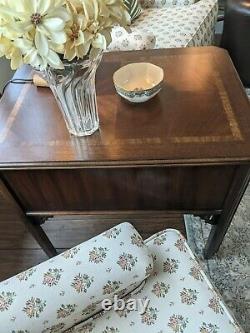 Vintage MCM Lane Chippendale Fretwork Inlay End Table