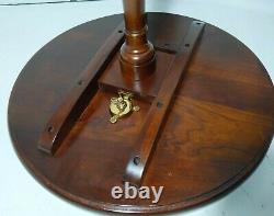 Vintage Round Mahogany Wood Tilt Top Pedestal Tea Table Georgian Chippendale