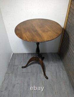 Vintage Rustic English Queen Anne Chippendale Round Tilt Top Wood Pedestal Table