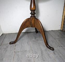 Vintage Rustic English Queen Anne Chippendale Round Tilt Top Wood Pedestal Table