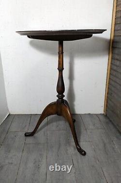 Vintage Rustic English Queen Anne Chippendale Round Tilt Top Wood Pedestal Table