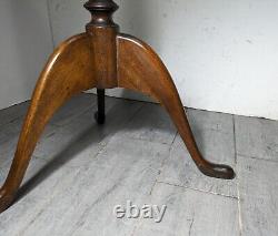 Vintage Rustic English Queen Anne Chippendale Round Tilt Top Wood Pedestal Table