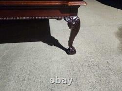 1994 Thomasville Flame Ahogany Chippendale Ball Claw Table De Café