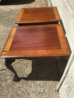 Anglais Mahogany & Burled Wood Hand Carved Chippendale Ball And Claw End Tables