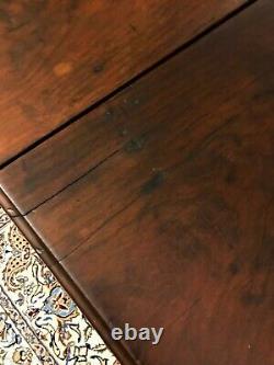 Antique 18ème Siècle Chippendale Walnut Drop Leaf Table De Livraison Disponible
