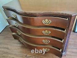 Baker Historic Charleston Collection Acajou Chippendale Style Serpentine Chest