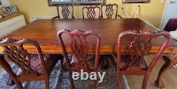 Belle table à manger Chippendale en acajou (6 chaises gratuites) - Coût de 5000 $ neuf