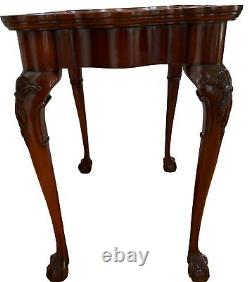 Collection de la chaise Hickory Mount Vernon Table Chippendale en acajou