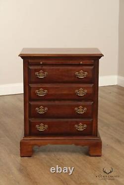 Commode de nuit en cerisier de style Chippendale American Drew