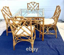 Ensemble vintage de 4 chaises en bambou Chippendale chinois et table carrée en bambou italien