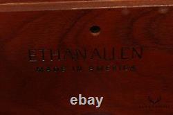 Ethan Allen 18ème Siècle Ahogany Chippendale Style Table De Café Ovale