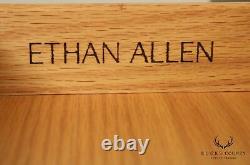 Ethan Allen 18ème Siècle Bandé Acajou Table À Manger