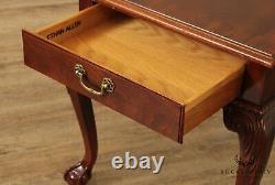 Ethan Allen Ahogany Chippendale Style Bal Et Griffe Table D'extrémité D'un Tiroir