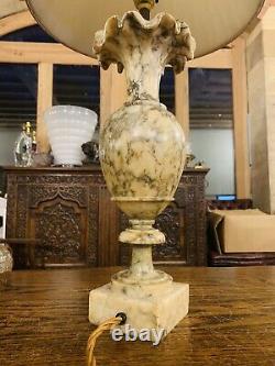 Français Antique Carved Solid Marble Table Lamp, Renaissance Classique, Début Du Xxe Siècle