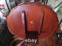 Hickory Chair Solid Mahogany Pie Crust Tilt Top Tableau 30 Diamètre