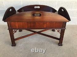 Hickory Chaise De Qualité Ahogany Chippendale Style Butler Table