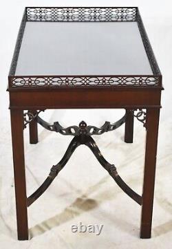 Kindel Acajou Chinois Chippendale Style Table De Thé Occasionnelle Table Fretwork
