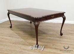 Lexington Style Chippendale Mahogany Ball & Claw Table À Manger