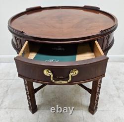Meuble d'appoint en acajou de Baker Furniture avec une table de tambour à une tiroir de style Chippendale chinois
