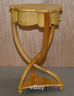 Paire De Burr Maple Richement Sculptée Style Art Déco Unique Tableaux Côté De Tiroir