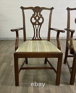 Paire de chaises de salle à manger Vintage Chippendale en acajou
