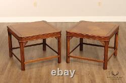Paire de tables d'extrémité carrées en chêne de style chinois Chippendale