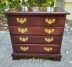Ramassage Local Chippendale Bachelors Chest Of Drawers End Table Nightstand